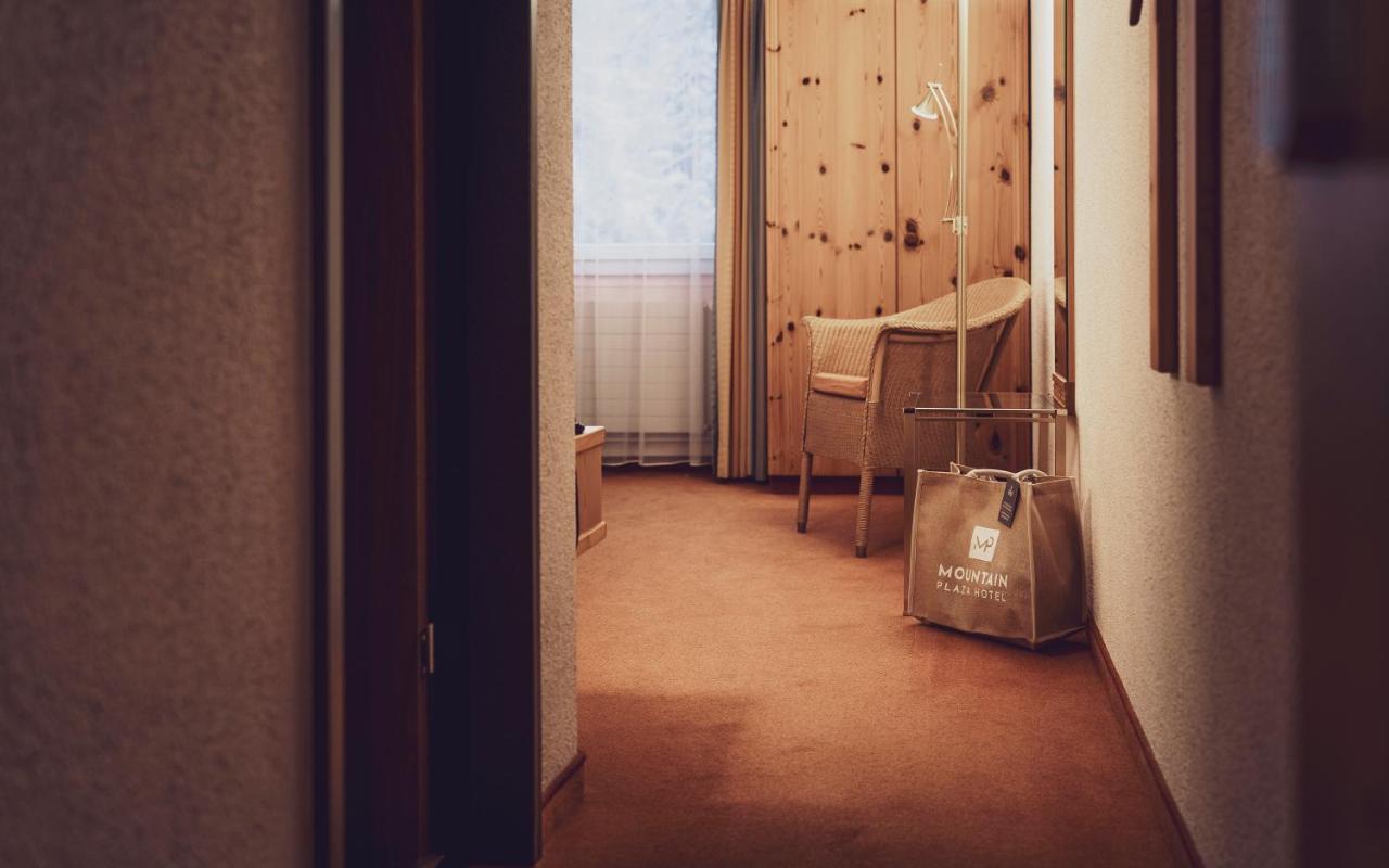 Mountain Plaza Hotel Davos Bagian luar foto