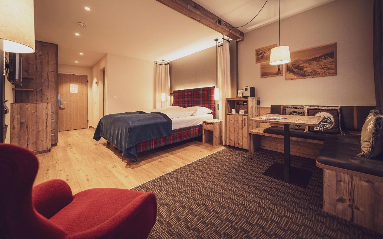 Mountain Plaza Hotel Davos Bagian luar foto