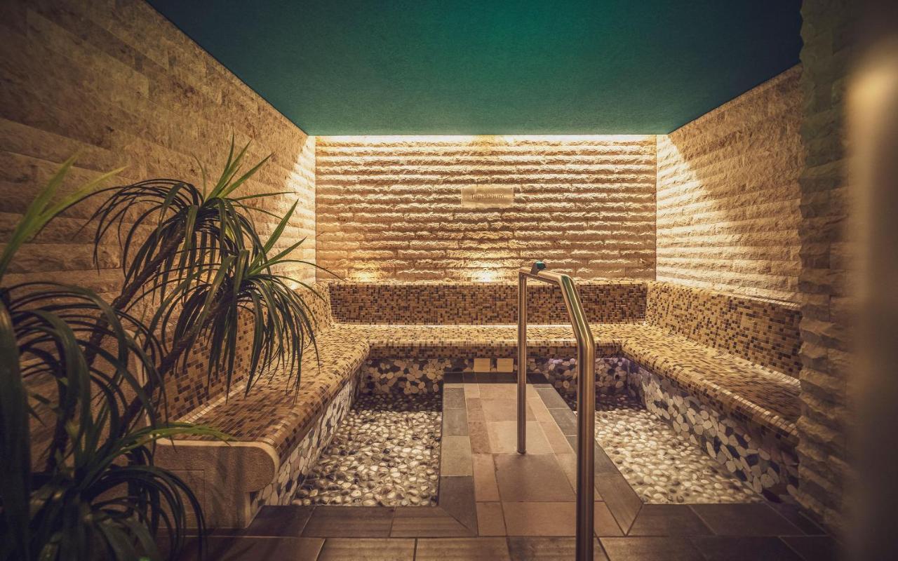 Mountain Plaza Hotel Davos Bagian luar foto