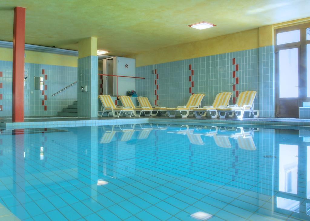 Mountain Plaza Hotel Davos Bagian luar foto