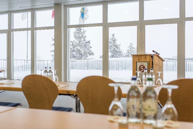 Mountain Plaza Hotel Davos Bagian luar foto